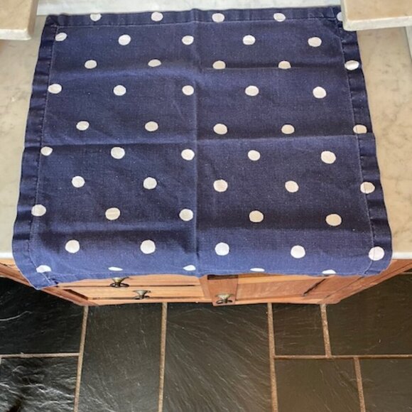Kate Spade Charlotte Street Napkins Navy White Polka Dot 4 - Picture 11 of 14